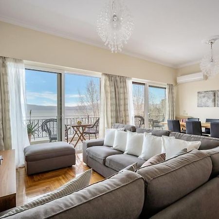 Bright Central Apartment With Splendid Sea View! Халкида Экстерьер фото