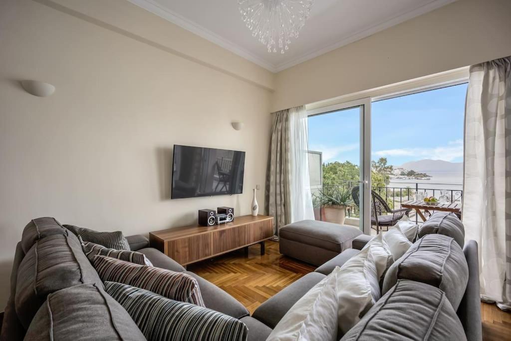 Bright Central Apartment With Splendid Sea View! Халкида Экстерьер фото