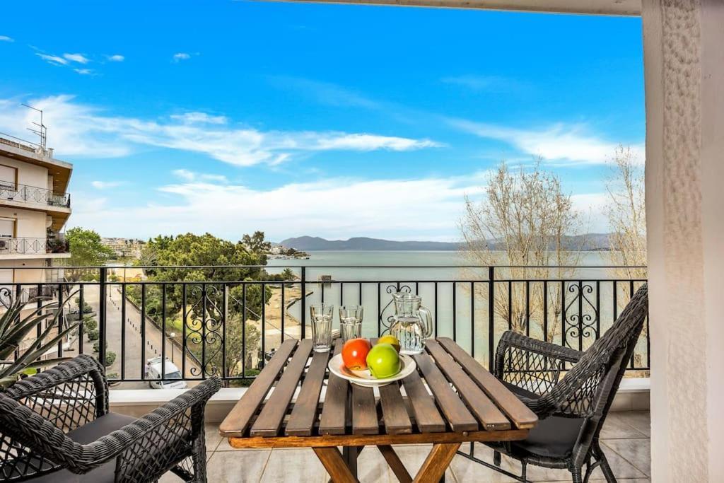 Bright Central Apartment With Splendid Sea View! Халкида Экстерьер фото